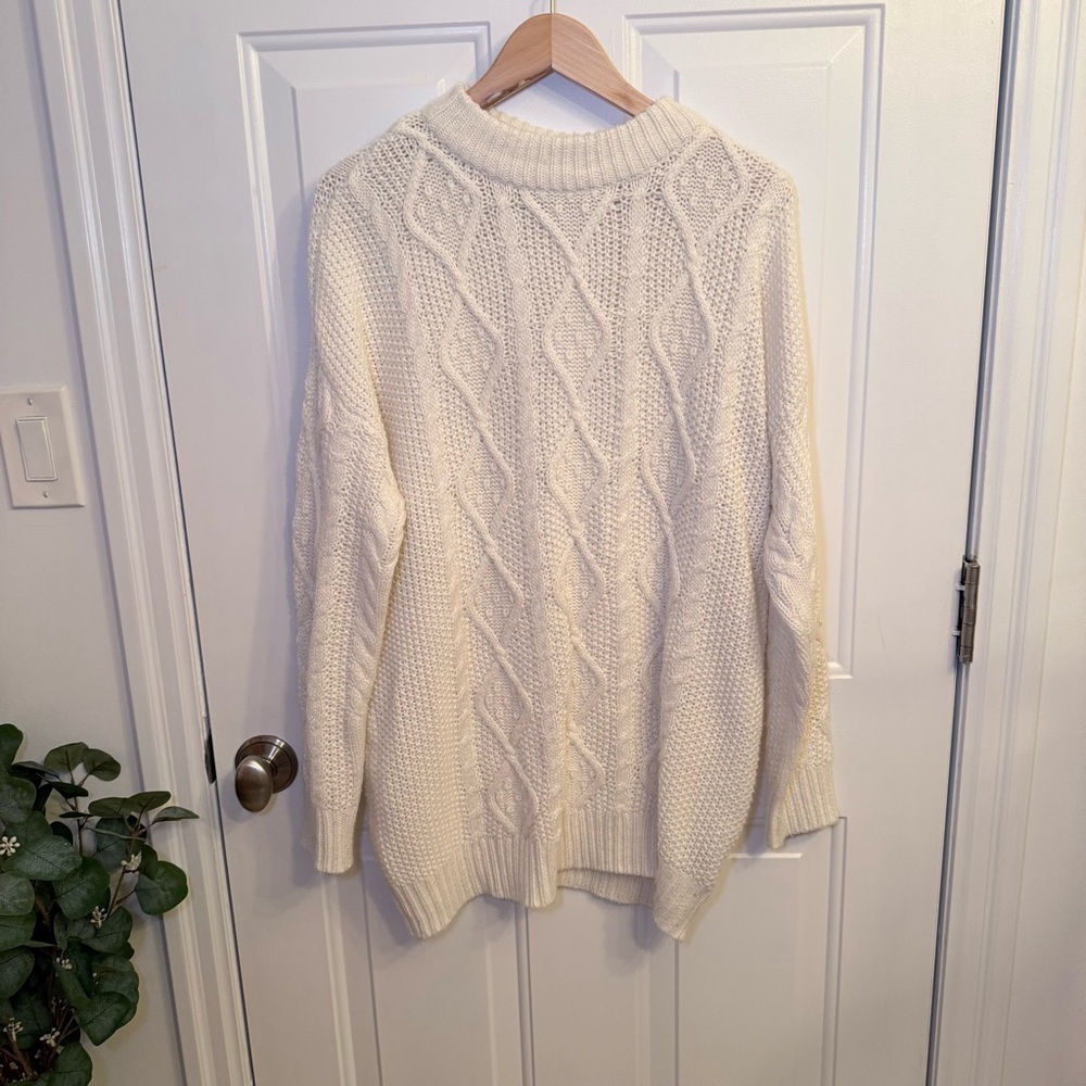 Suzy Shier Cream Cable Knit Turtleneck Sweater